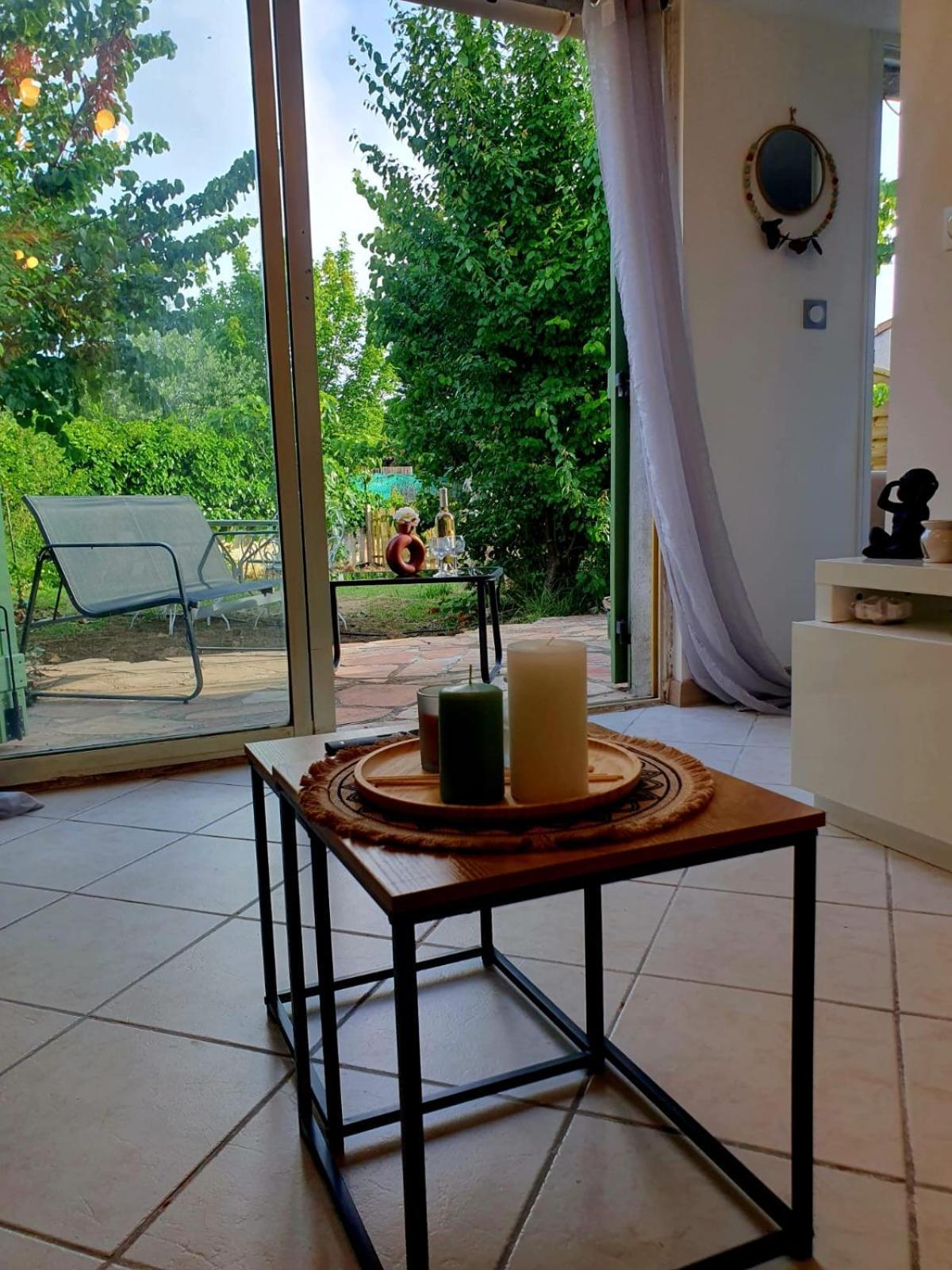 Location De Vacances T2 Non Loin D'Aix Et Marseille Pourrieres Exterior photo
